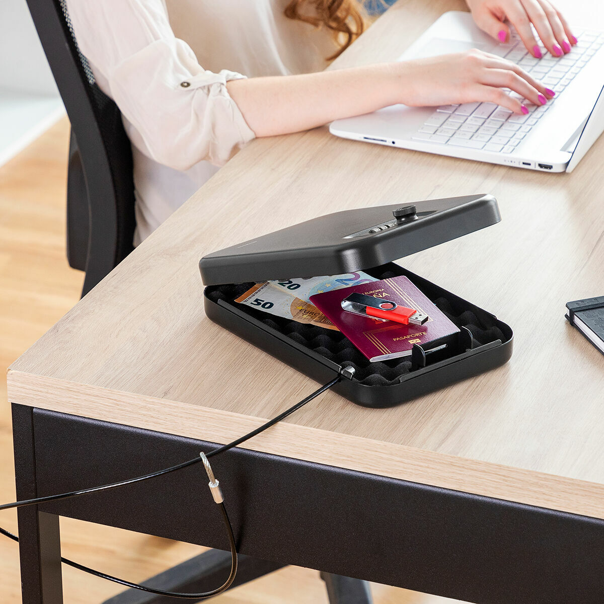 Bærbar pengeboks med sikkerhedskabel Prisaven InnovaGoods billede