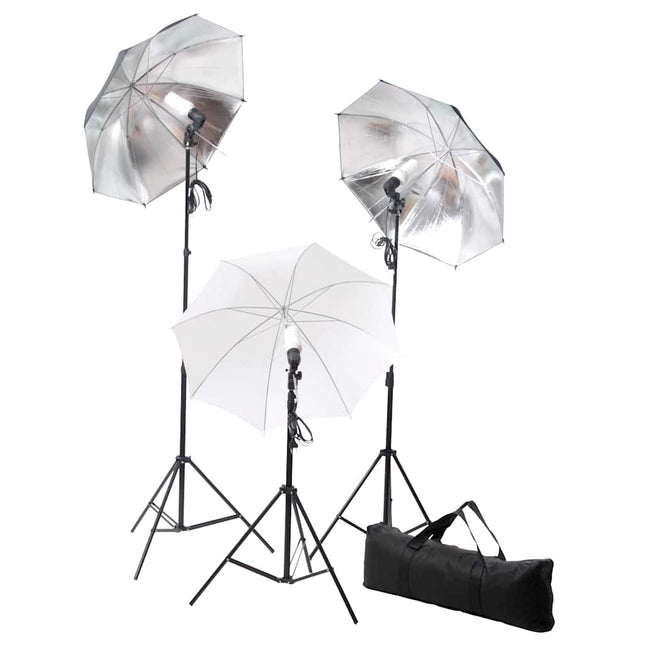 fotostudieudstyr med lamper, paraplyer, baggrund og reflektor