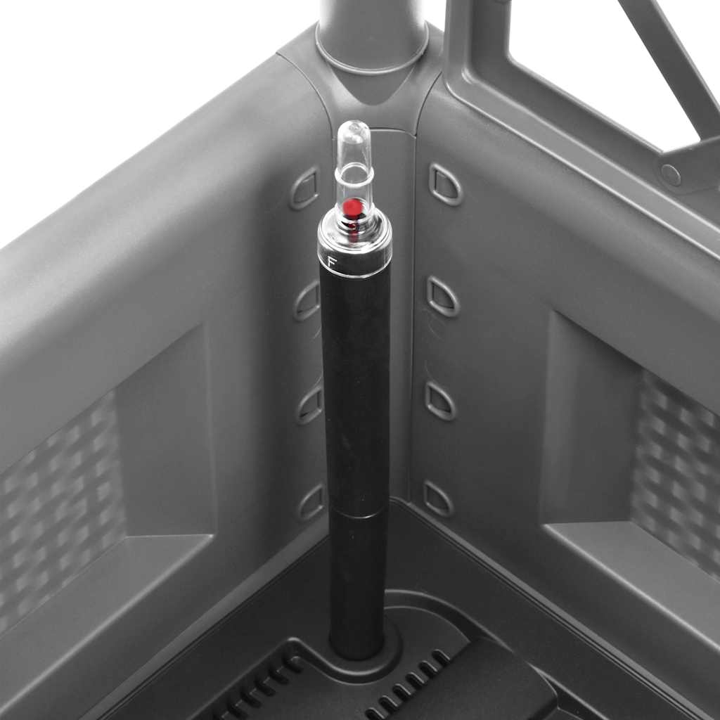 højbed med espalier og automatisk vandingssystem grå