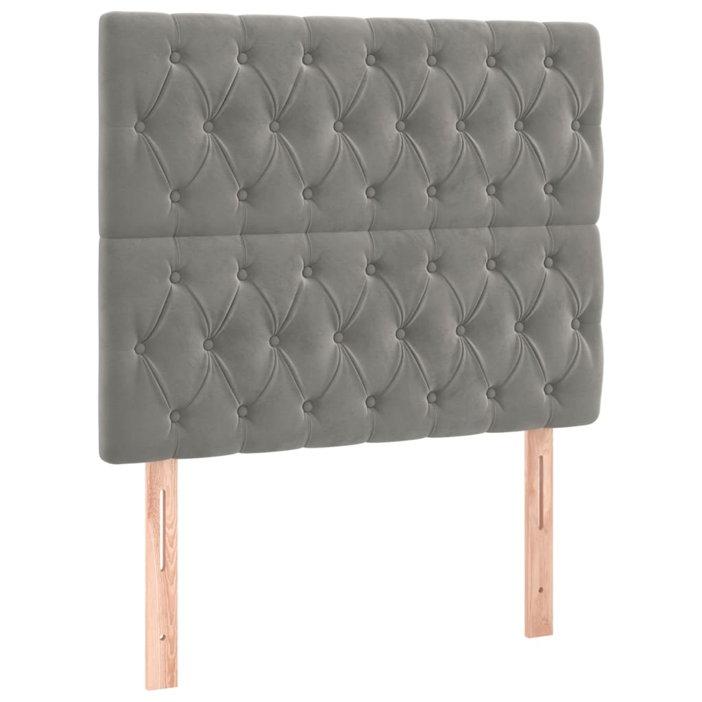 sengegavl med LED-lys 100x7x118/128 cm fløjl lysegrå