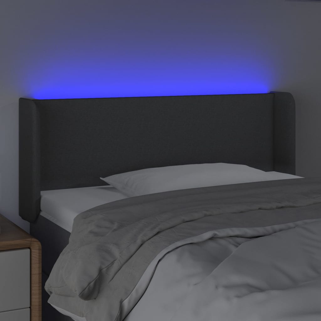 sengegavl med LED-lys 93x16x78/88 cm stof mørkegrå