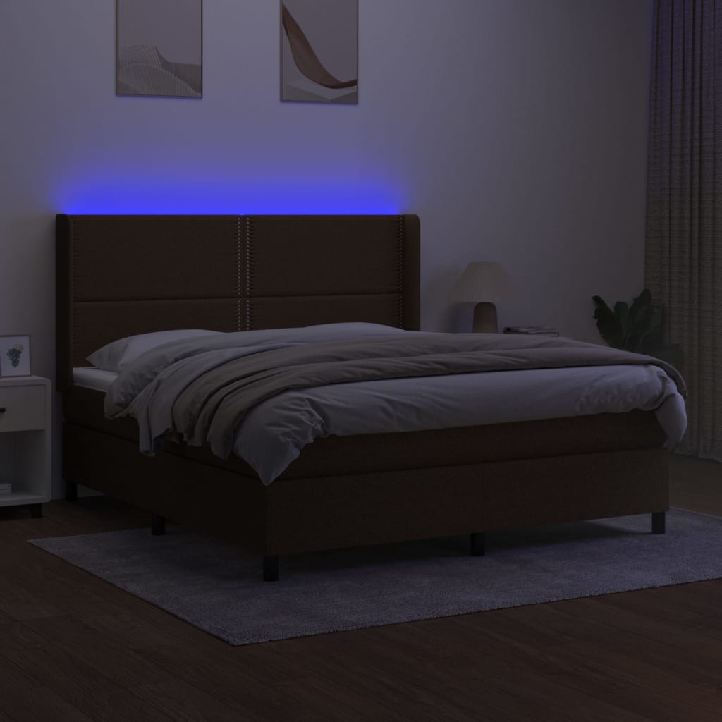 kontinentalseng med LED-lys 180x200 cm stof mørkebrun