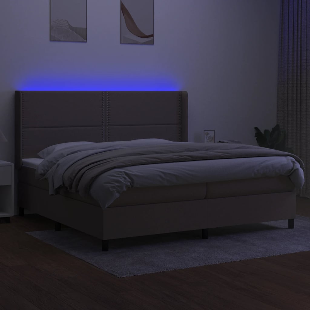 kontinentalseng med LED-lys 200x200 cm stof gråbrun