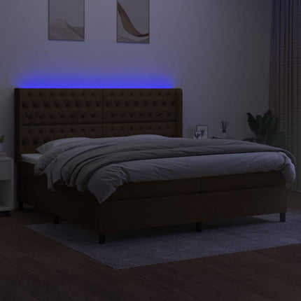 kontinentalseng med LED-lys 200x200 cm stof mørkebrun
