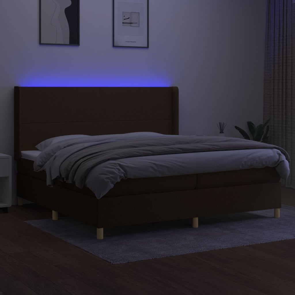 kontinentalseng med LED-lys 200x200 cm stof mørkebrun
