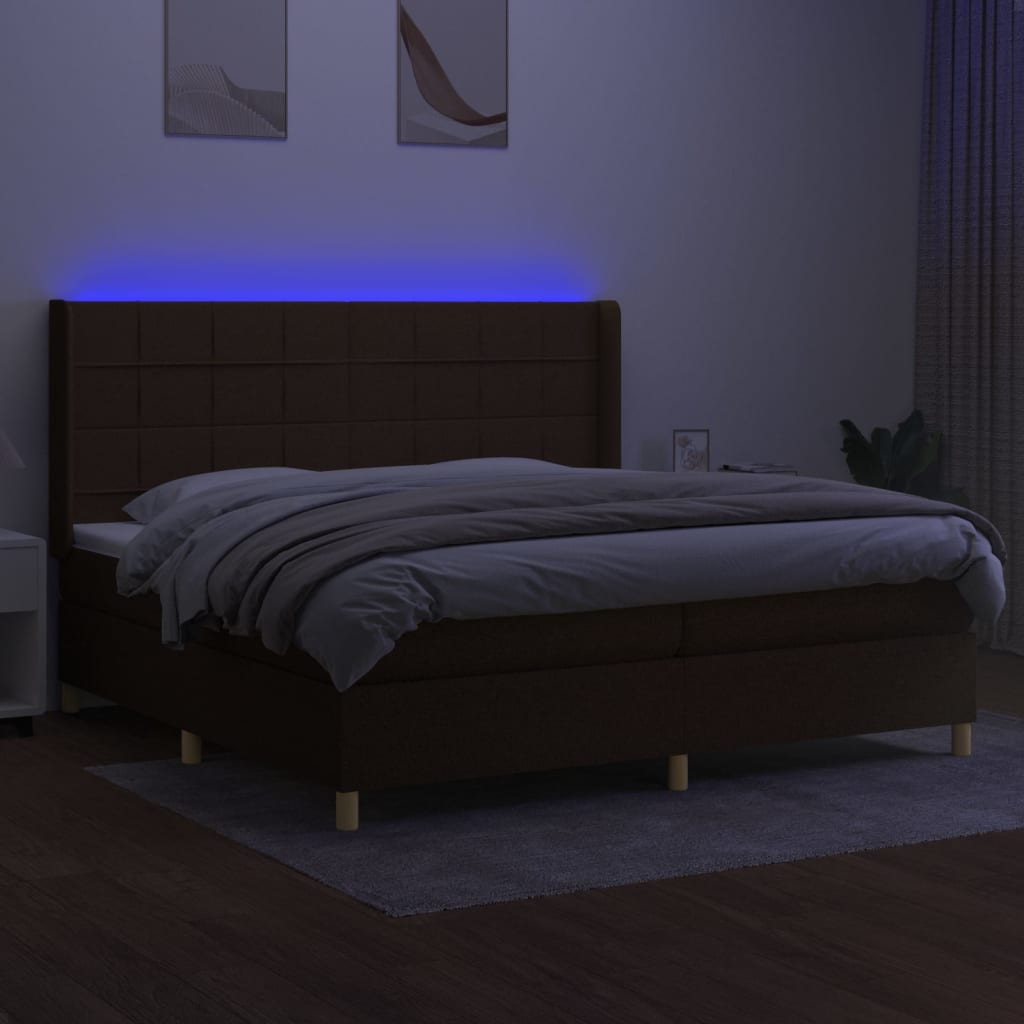 kontinentalseng med LED-lys 200x200 cm stof mørkebrun
