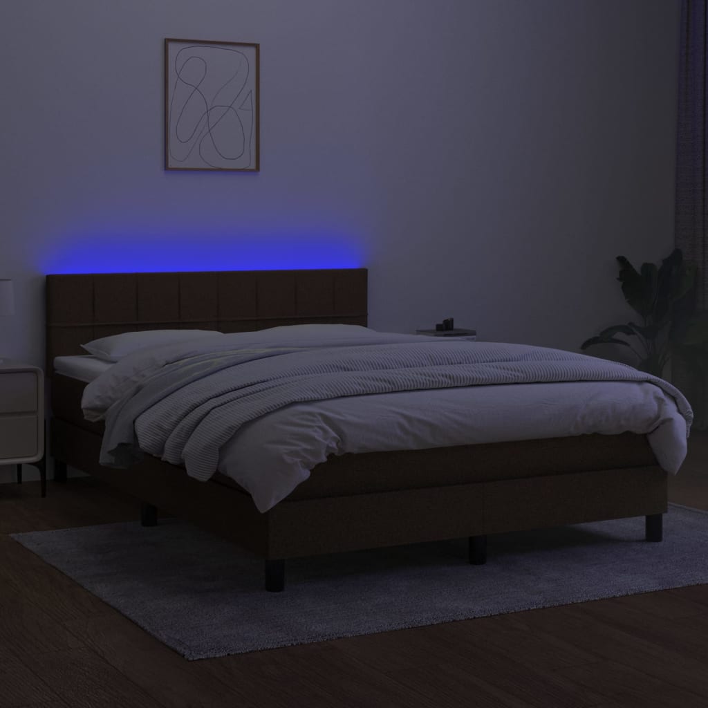 kontinentalseng med LED-lys 140x190 cm stof mørkebrun