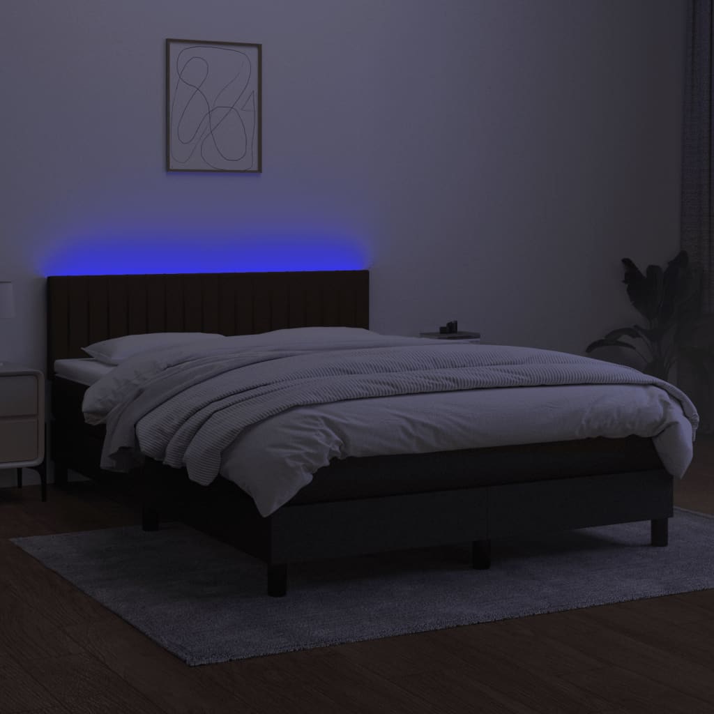 kontinentalseng med LED-lys 140x200 cm stof sort