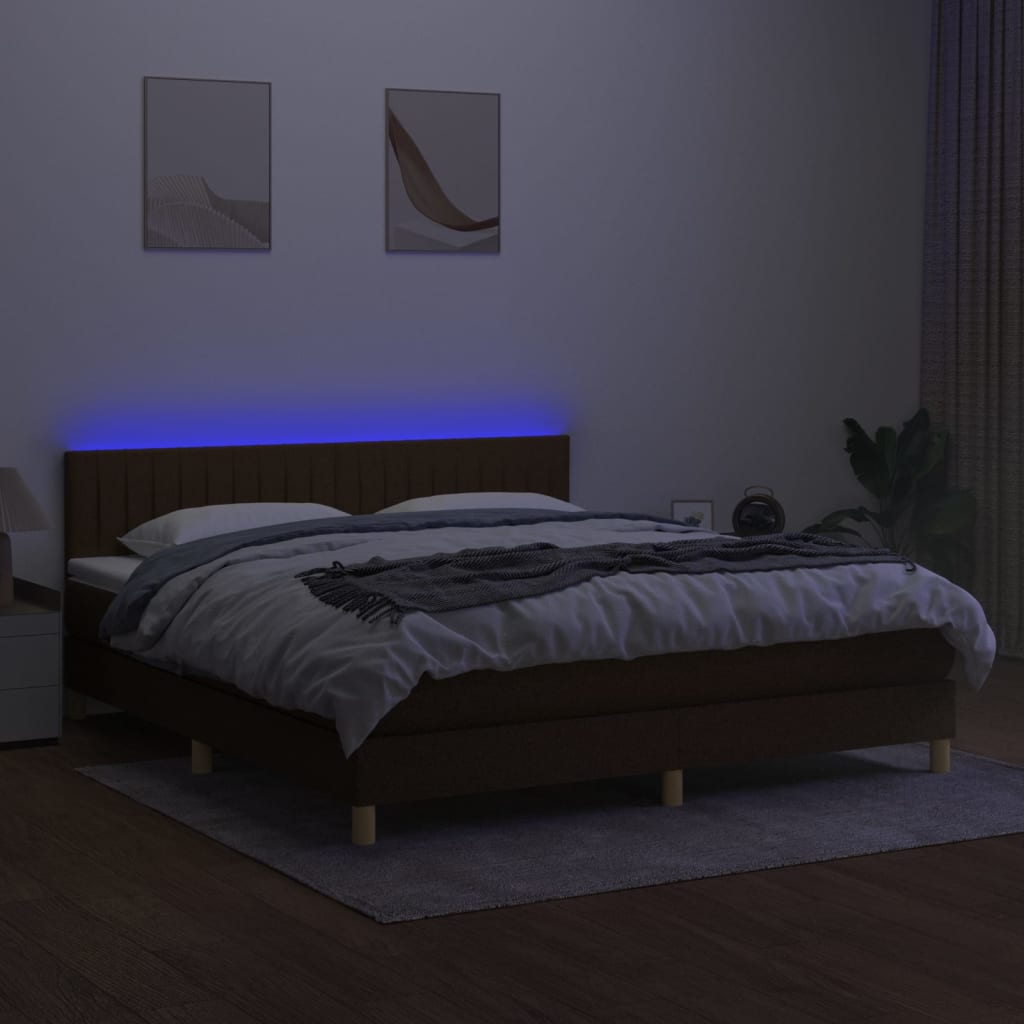 kontinentalseng med LED-lys 180x200 cm stof mørkebrun