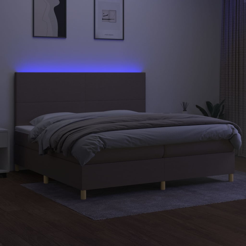 kontinentalseng med LED-lys 200x200 cm stof gråbrun