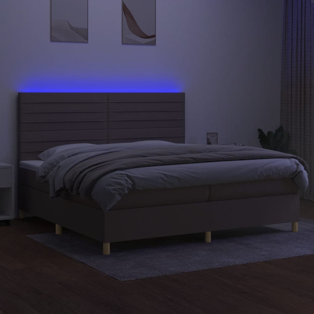 kontinentalseng med LED-lys 200x200 cm stof gråbrun