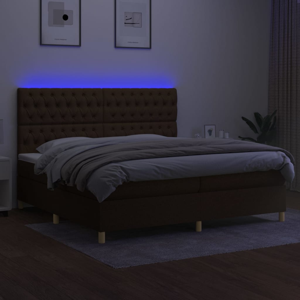 kontinentalseng med LED-lys 200x200 cm stof mørkebrun