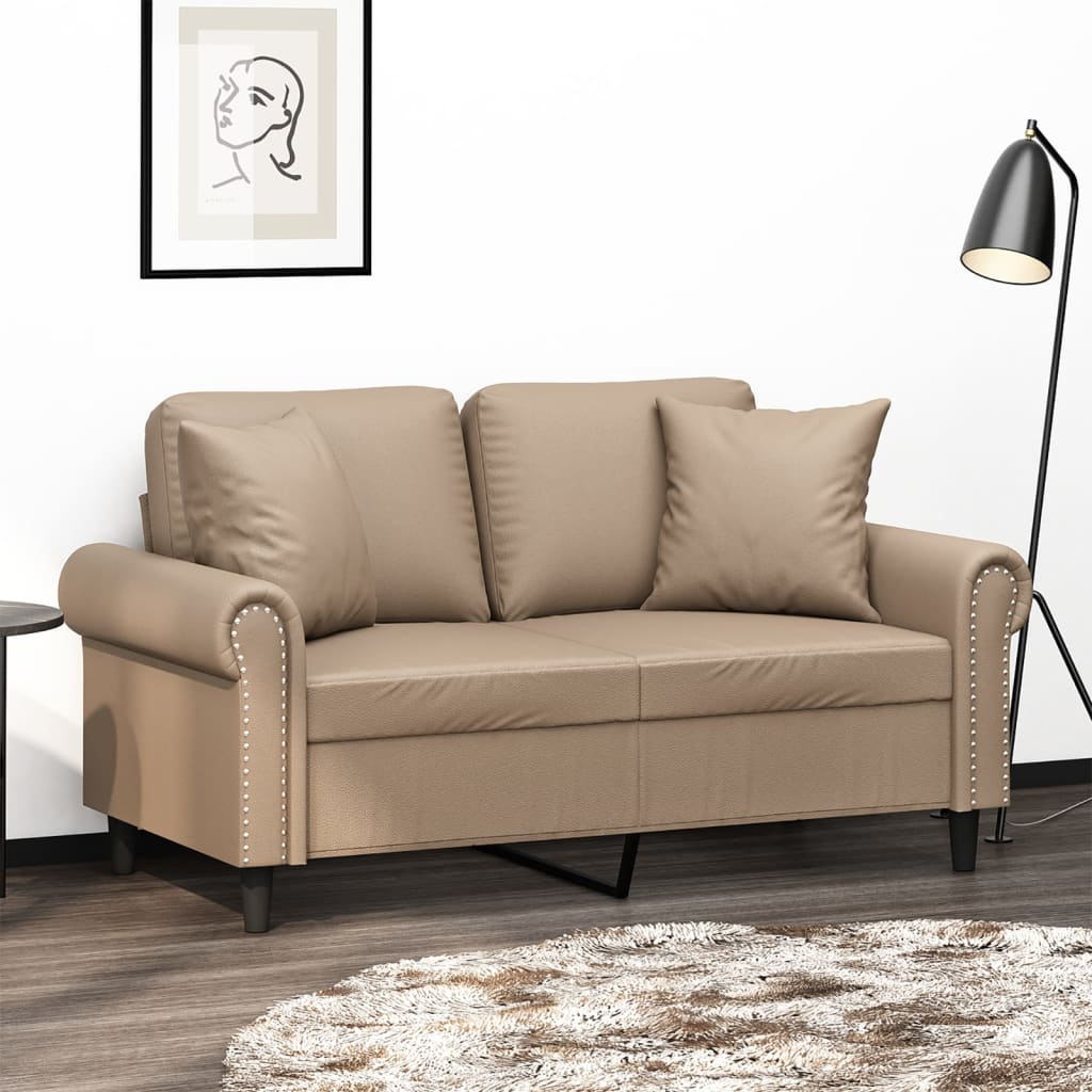 2-personers sofa i kunstlæder med pyntepuder - cappuccino, 152 cm