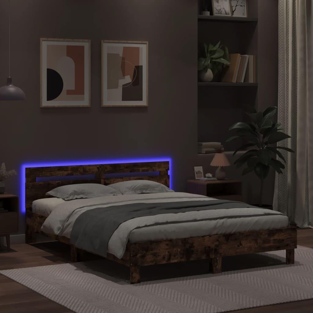 sengeramme med sengegavl og LED-lys 140x200 cm røget egetræ