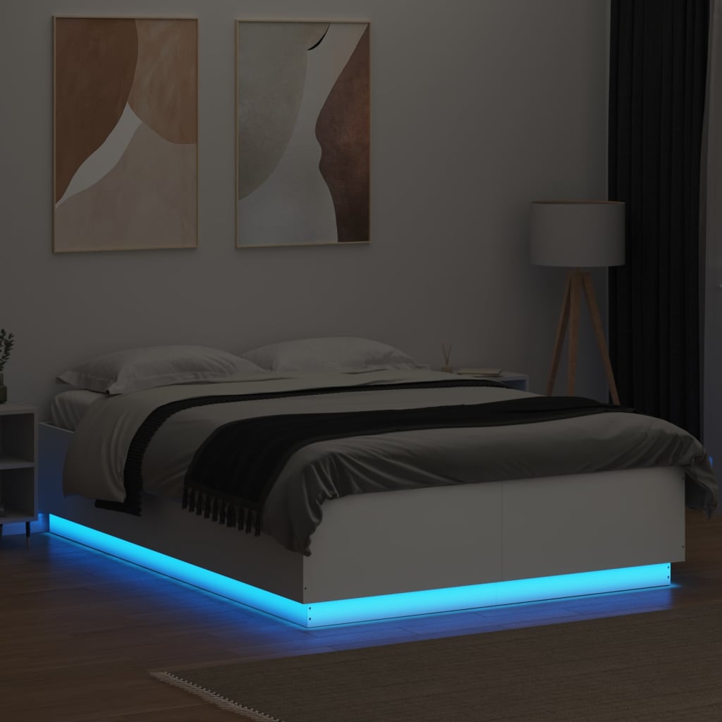 sengeramme med LED-lys 150x200 cm konstrueret træ hvid