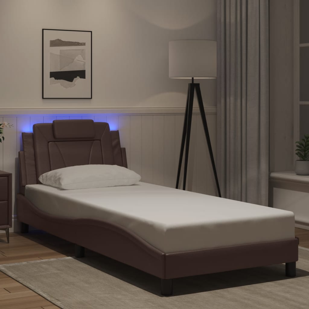sengeramme Viana med LED uden madras 80x200 cm brun