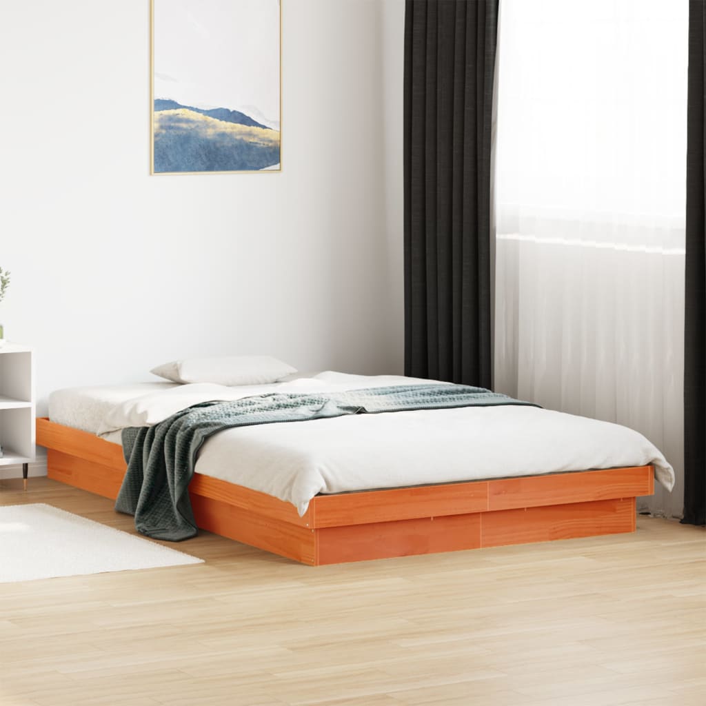 sengeramme med LED-lys 135x190 cm massivt fyrretræ brun