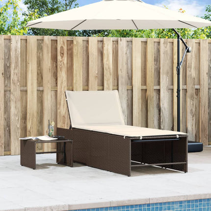 liggestole 2 stk. med bord brun polyrattan