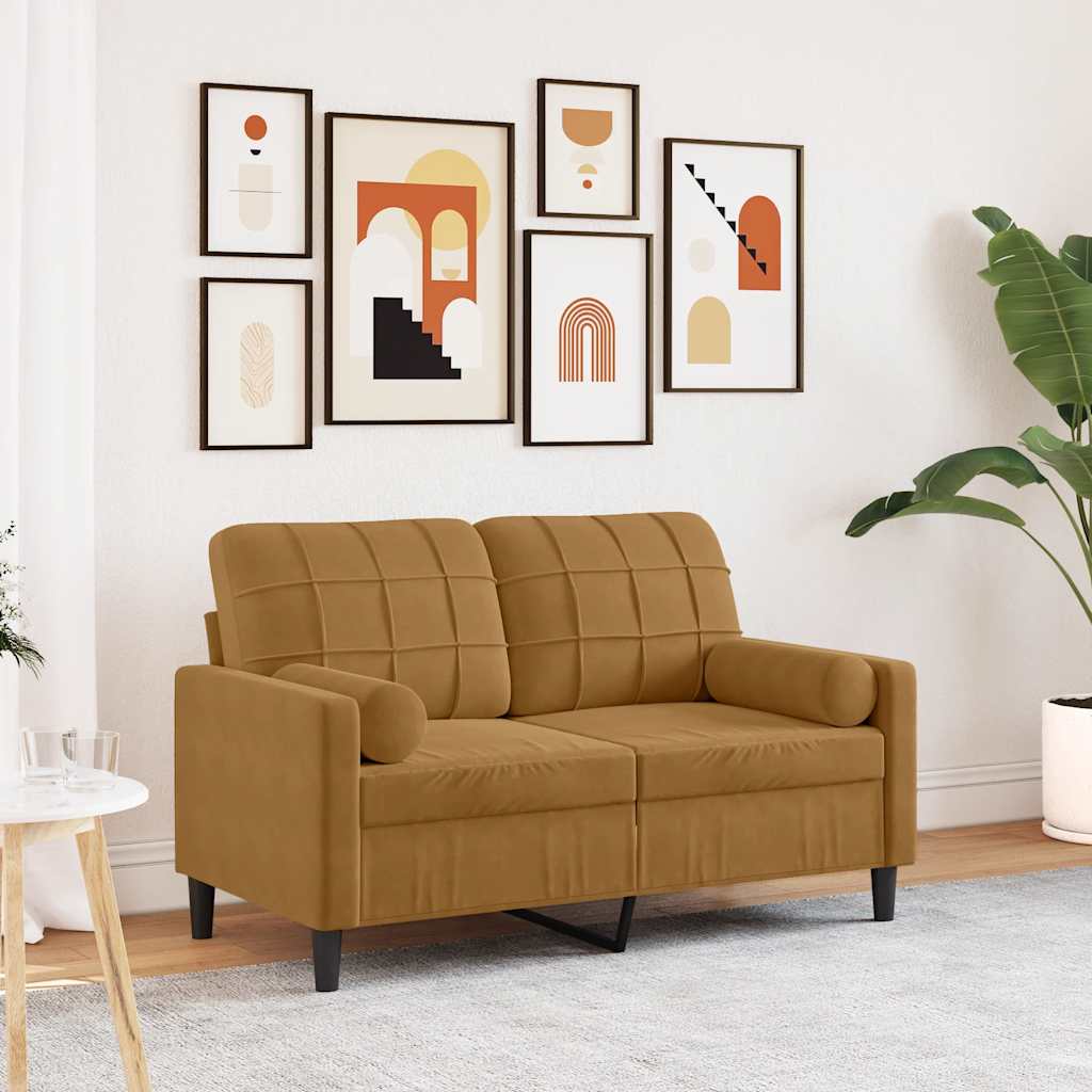 2-personers sofa i velour med pyntepuder - brun, sædebredde 120 cm