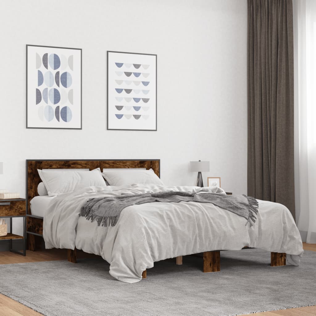 sengestel 135x190cm konstrueret træ og metal røget egetræsfarve