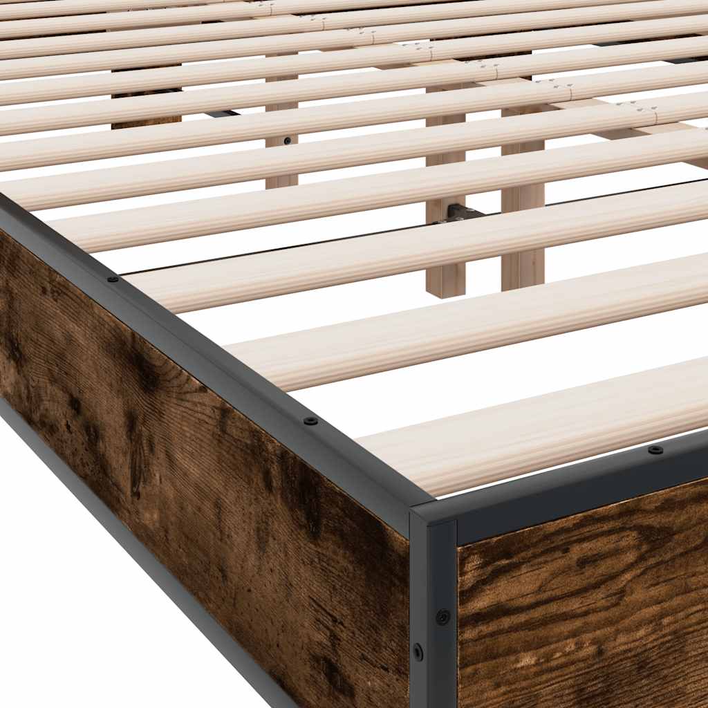 sengestel 135x190cm konstrueret træ og metal røget egetræsfarve