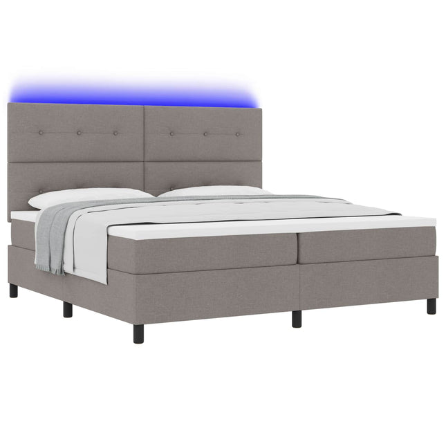 Box spring seng med LED-lysstrimler Gråbrun 200 x 200 cm Stof