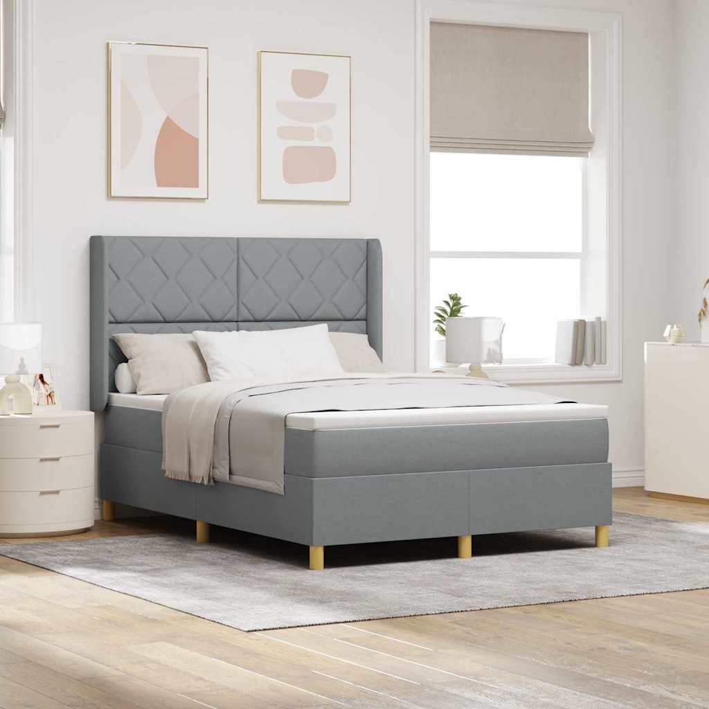 Box spring seng med LED-lysstrimler Lysegr 140 x 190 cm Stof