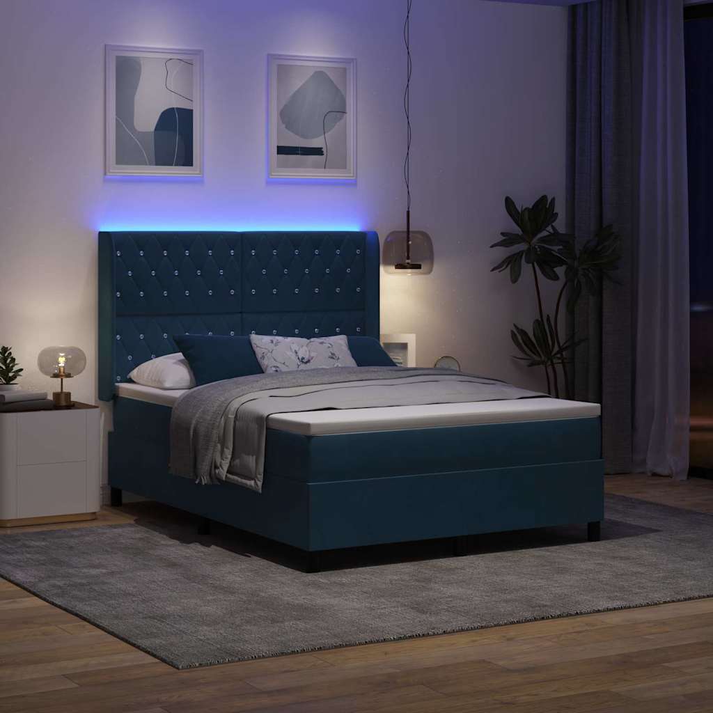 Box spring seng med LED-lysstrimler Blå 140 x 190 cm Fløjl