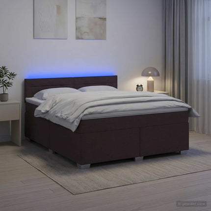 Box Spring Seng med Madras og LED Mørk Brun 140 x 190 cm Stof