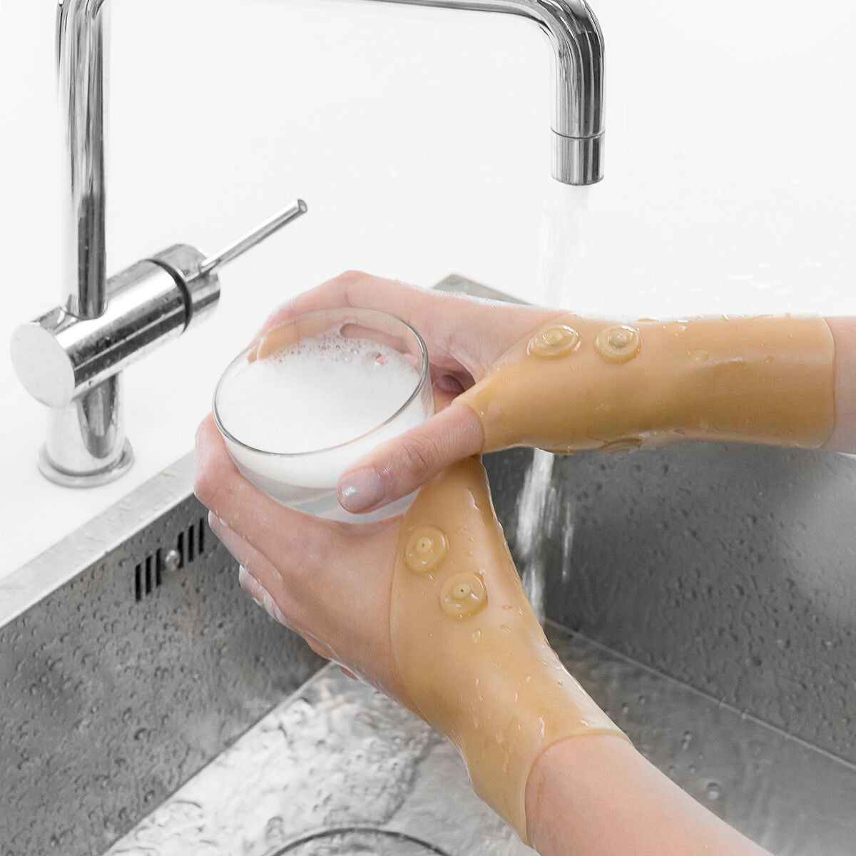 V13HEE56CB6B09C70EA64C9AAF701DC97F19R5253555P5